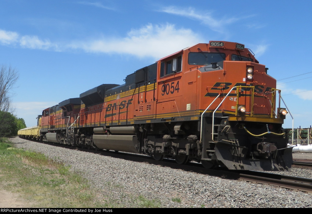 BNSF 9054 East